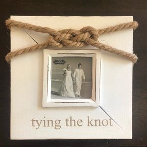 Tying the knot picture frame
